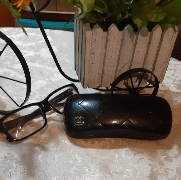 【美品】CHANEL sunglasses case coco ribon CHANEL sunglasses case coco ribon